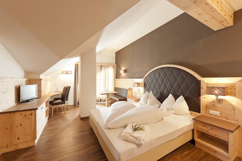 Hotel Am Sonneck Lagundo Dış mekan fotoğraf